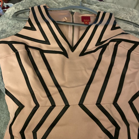GILI Dress 6 - Picture 1 of 3